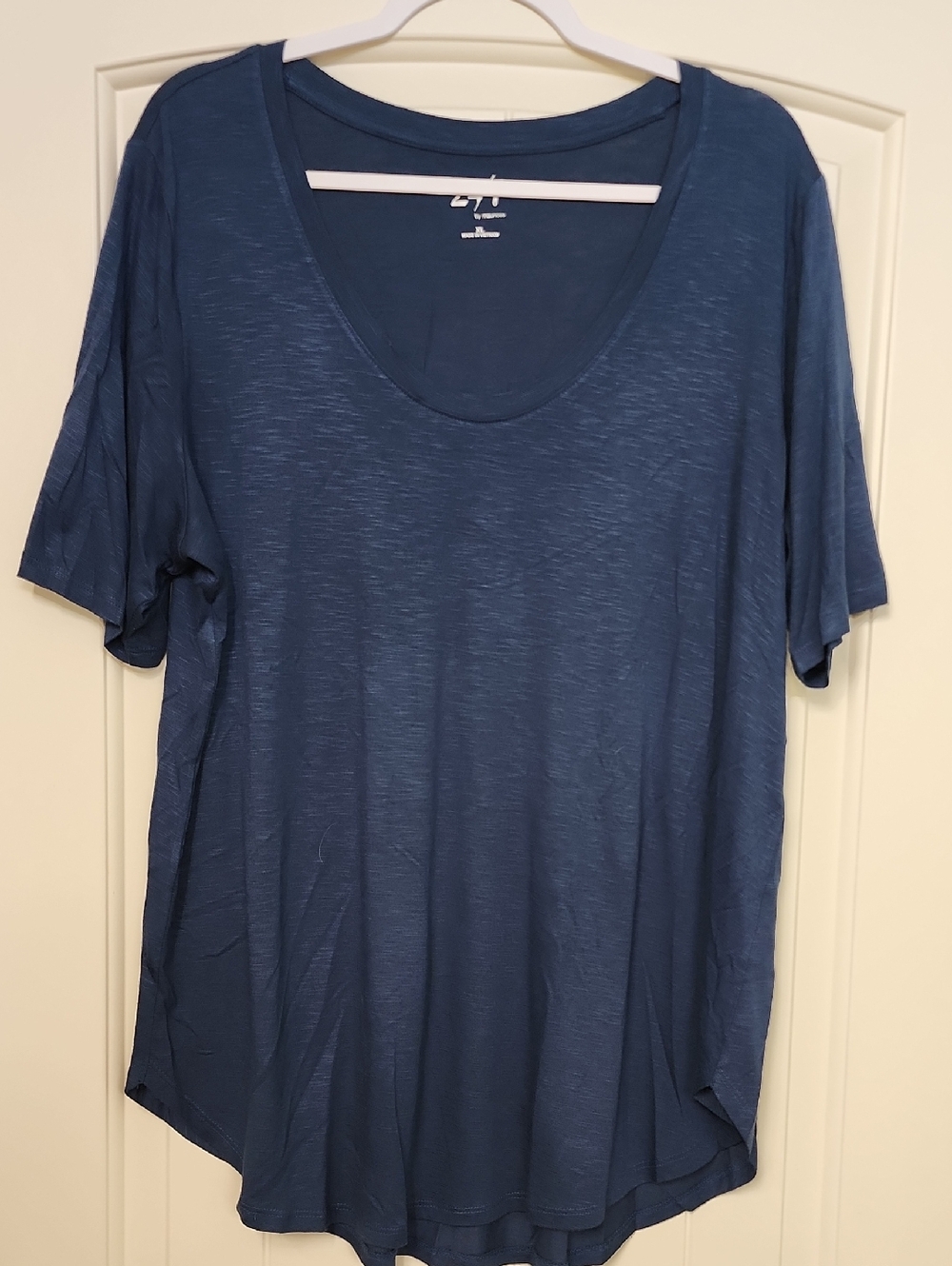Everyday Scoop Neck Short Sleeve Tee - Navy